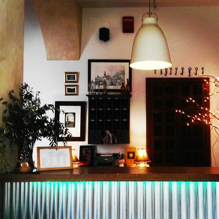 Frenteabastos Suites Cafe Hostal & Apartments Carmona  Exteriör bild