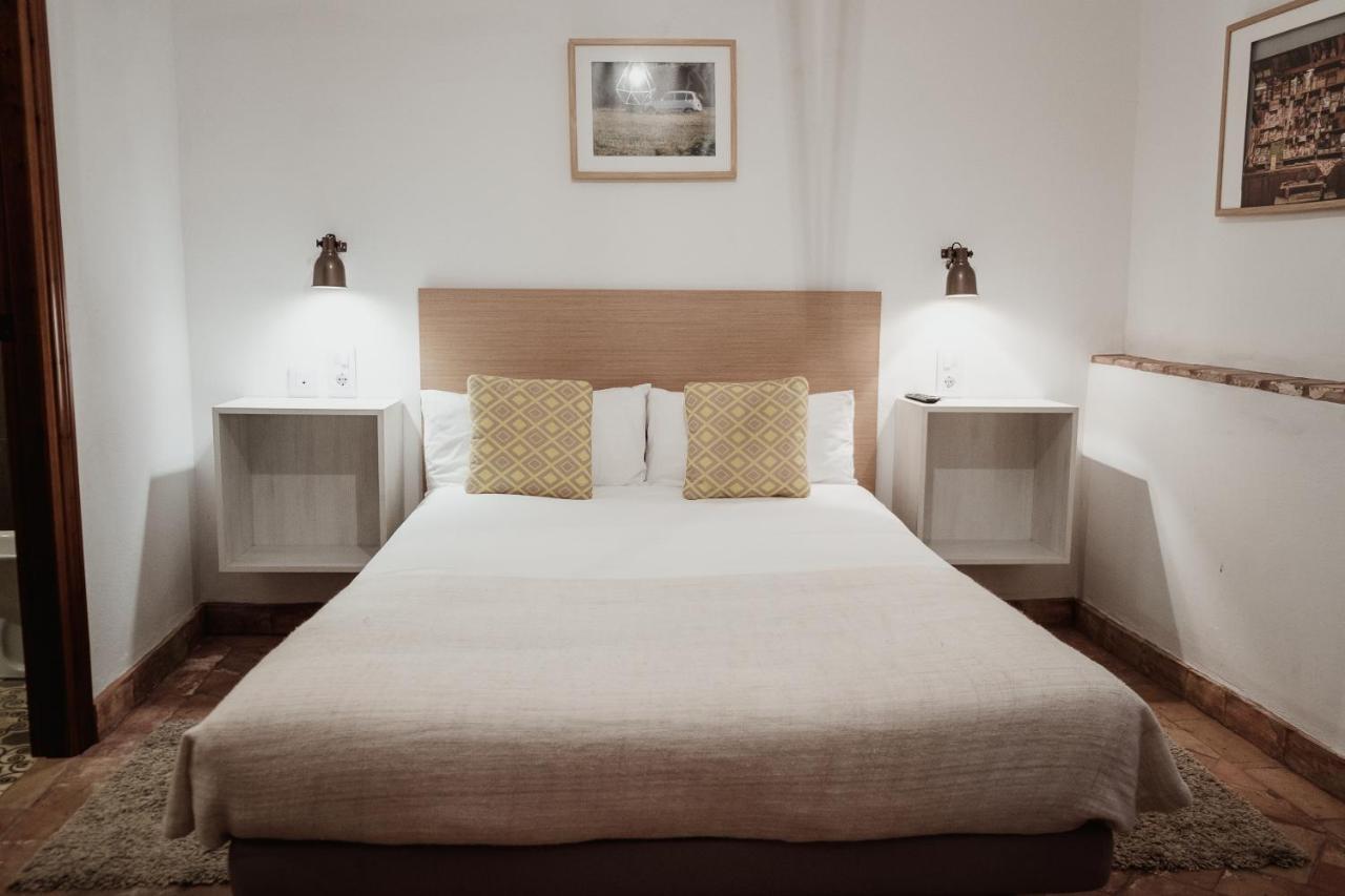 Frenteabastos Suites Cafe Hostal & Apartments Carmona  Exteriör bild