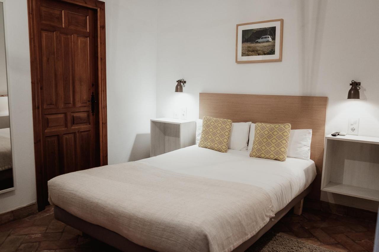 Frenteabastos Suites Cafe Hostal & Apartments Carmona  Exteriör bild