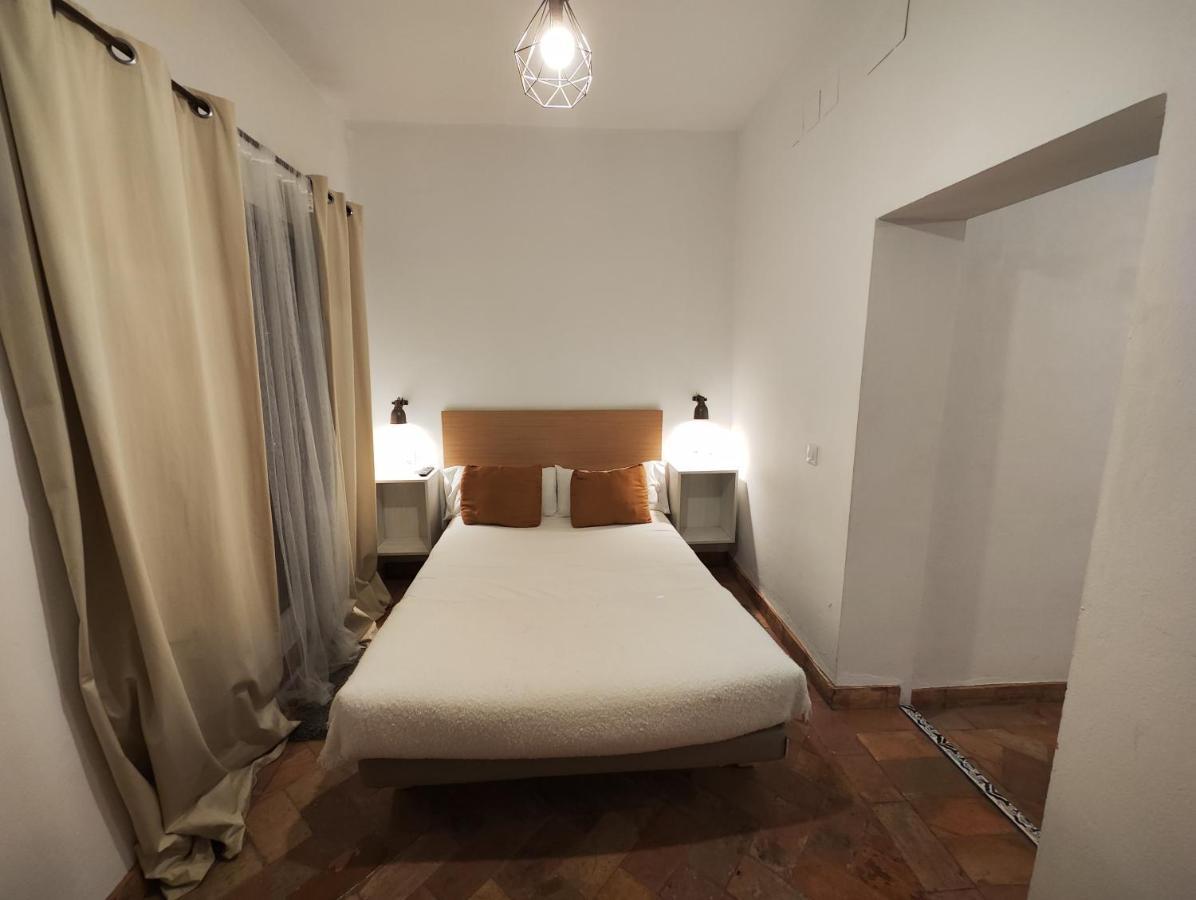 Frenteabastos Suites Cafe Hostal & Apartments Carmona  Exteriör bild