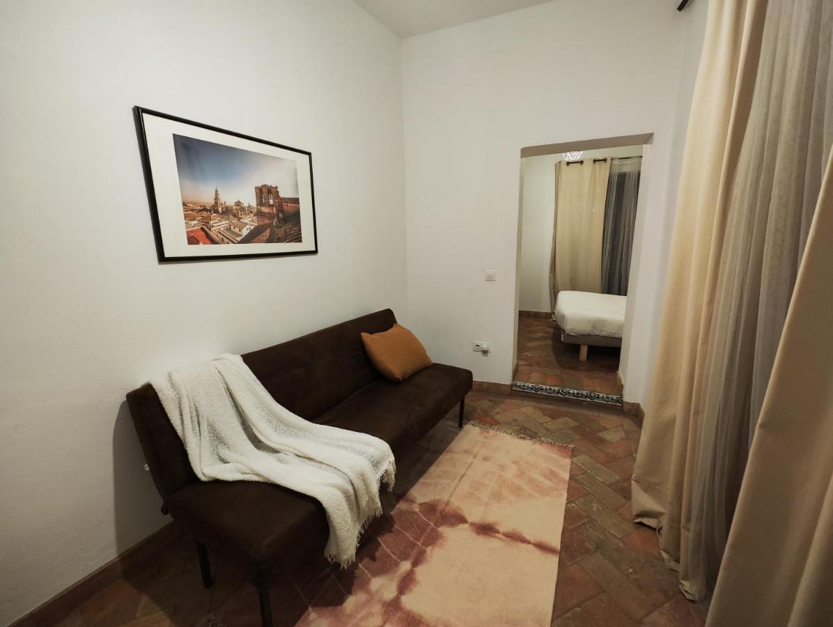 Frenteabastos Suites Cafe Hostal & Apartments Carmona  Exteriör bild