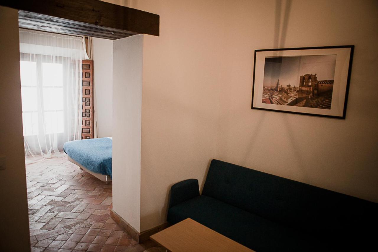 Frenteabastos Suites Cafe Hostal & Apartments Carmona  Exteriör bild