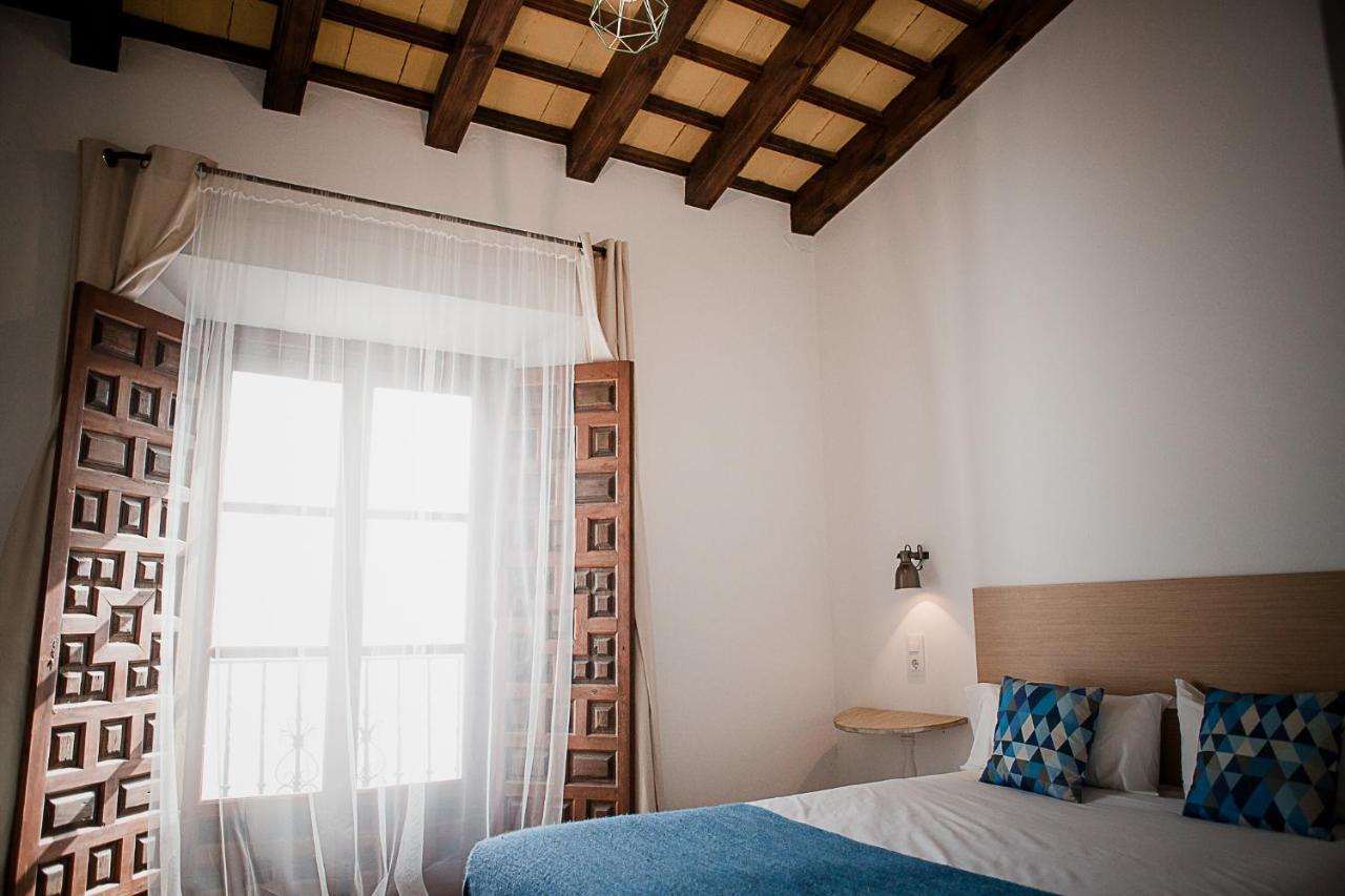 Frenteabastos Suites Cafe Hostal & Apartments Carmona  Exteriör bild