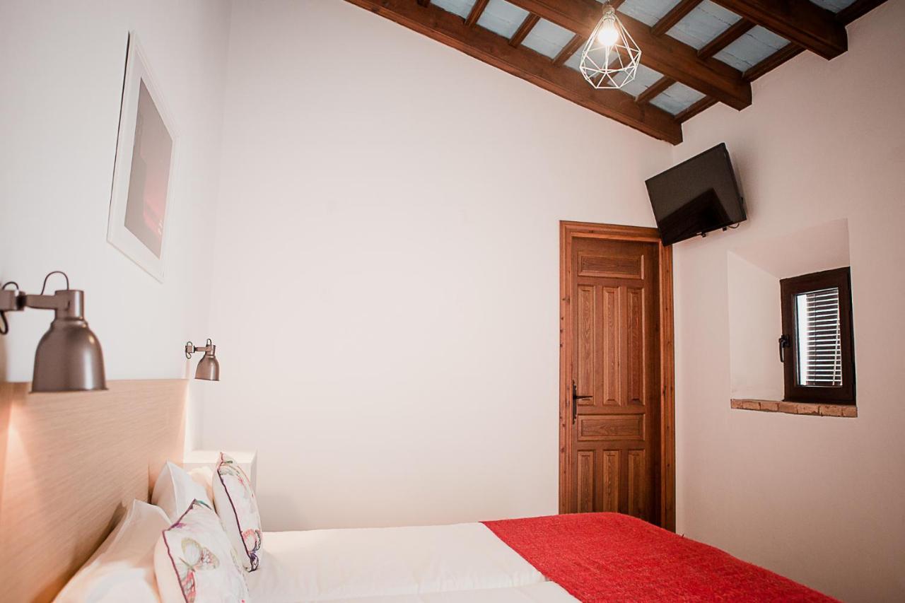 Frenteabastos Suites Cafe Hostal & Apartments Carmona  Exteriör bild