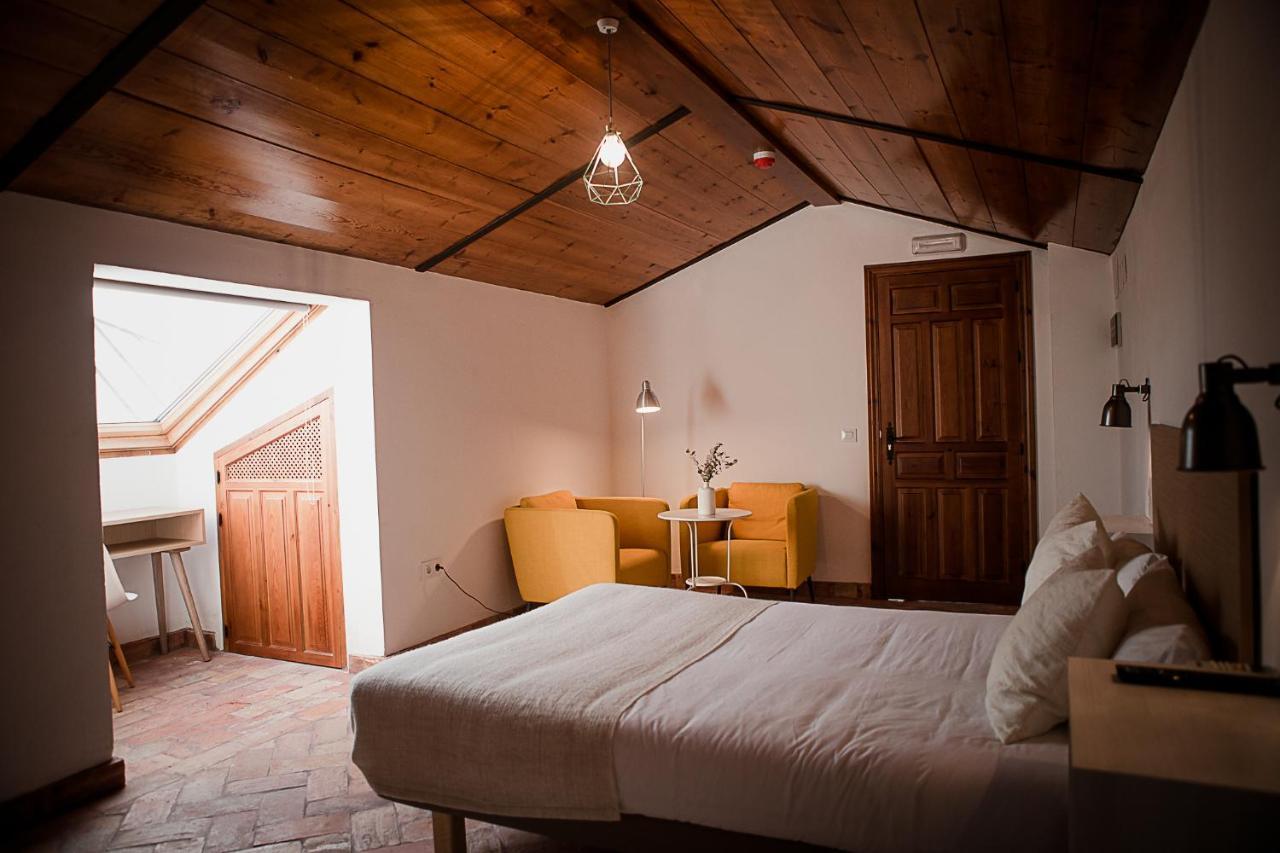 Frenteabastos Suites Cafe Hostal & Apartments Carmona  Exteriör bild