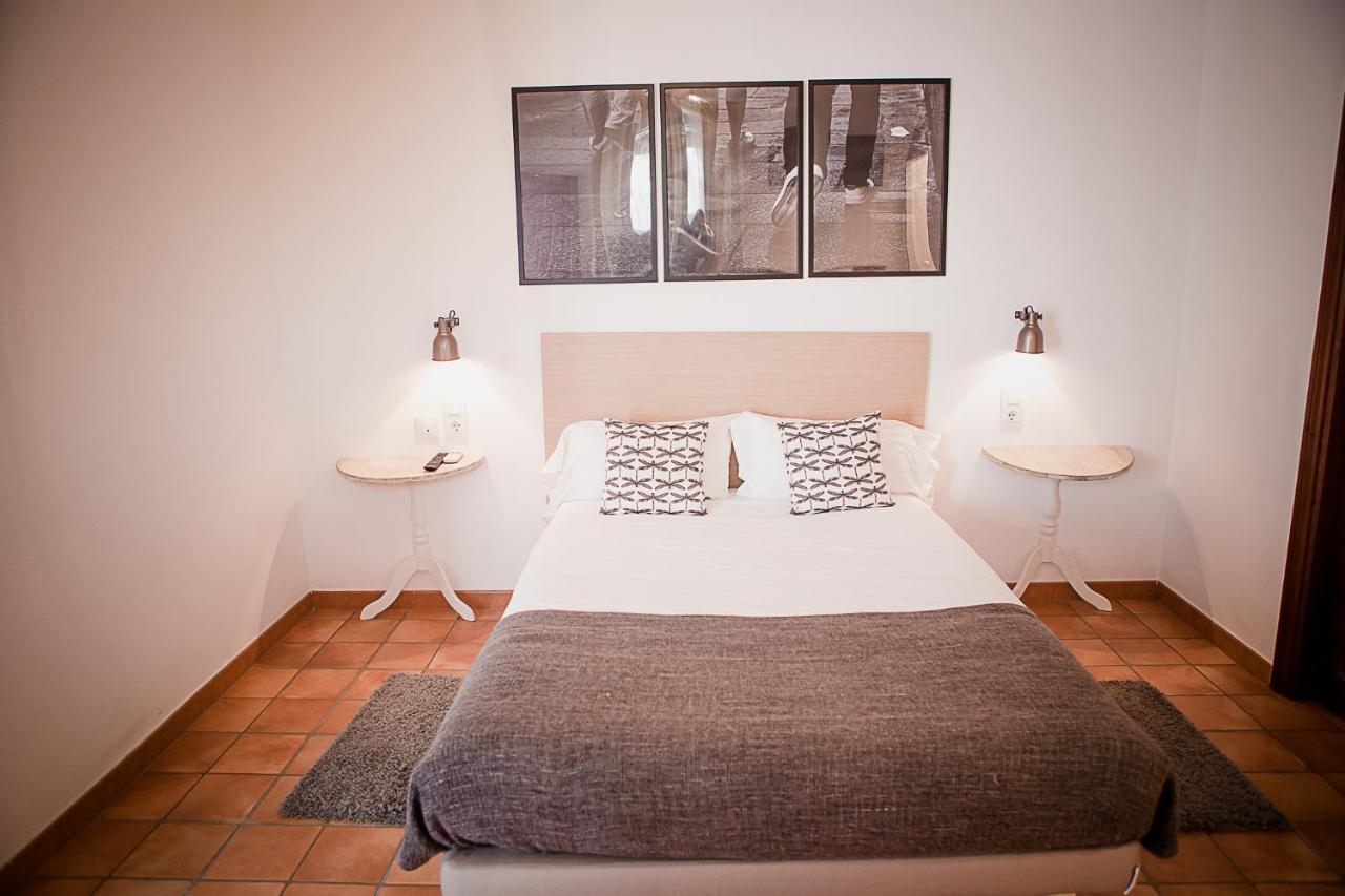 Frenteabastos Suites Cafe Hostal & Apartments Carmona  Exteriör bild