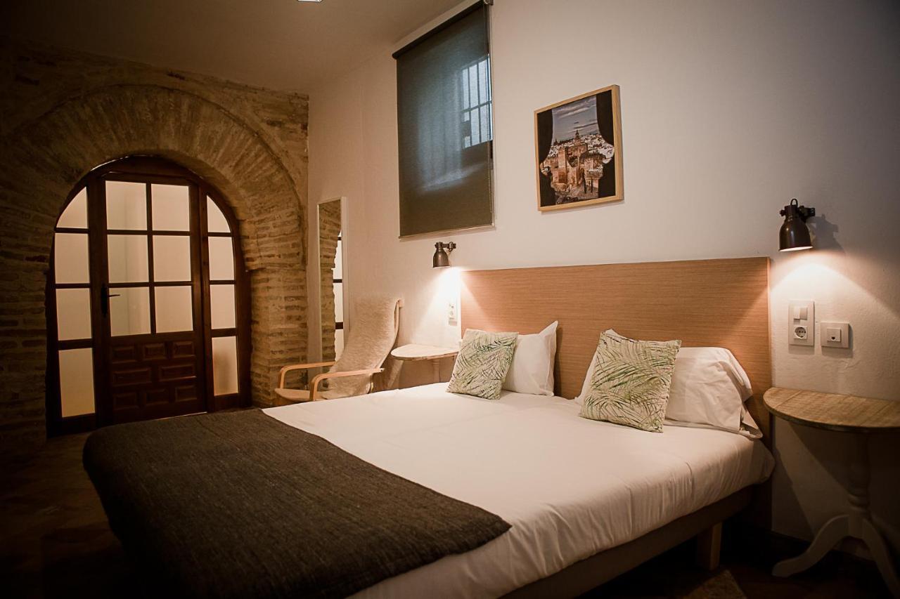 Frenteabastos Suites Cafe Hostal & Apartments Carmona  Exteriör bild